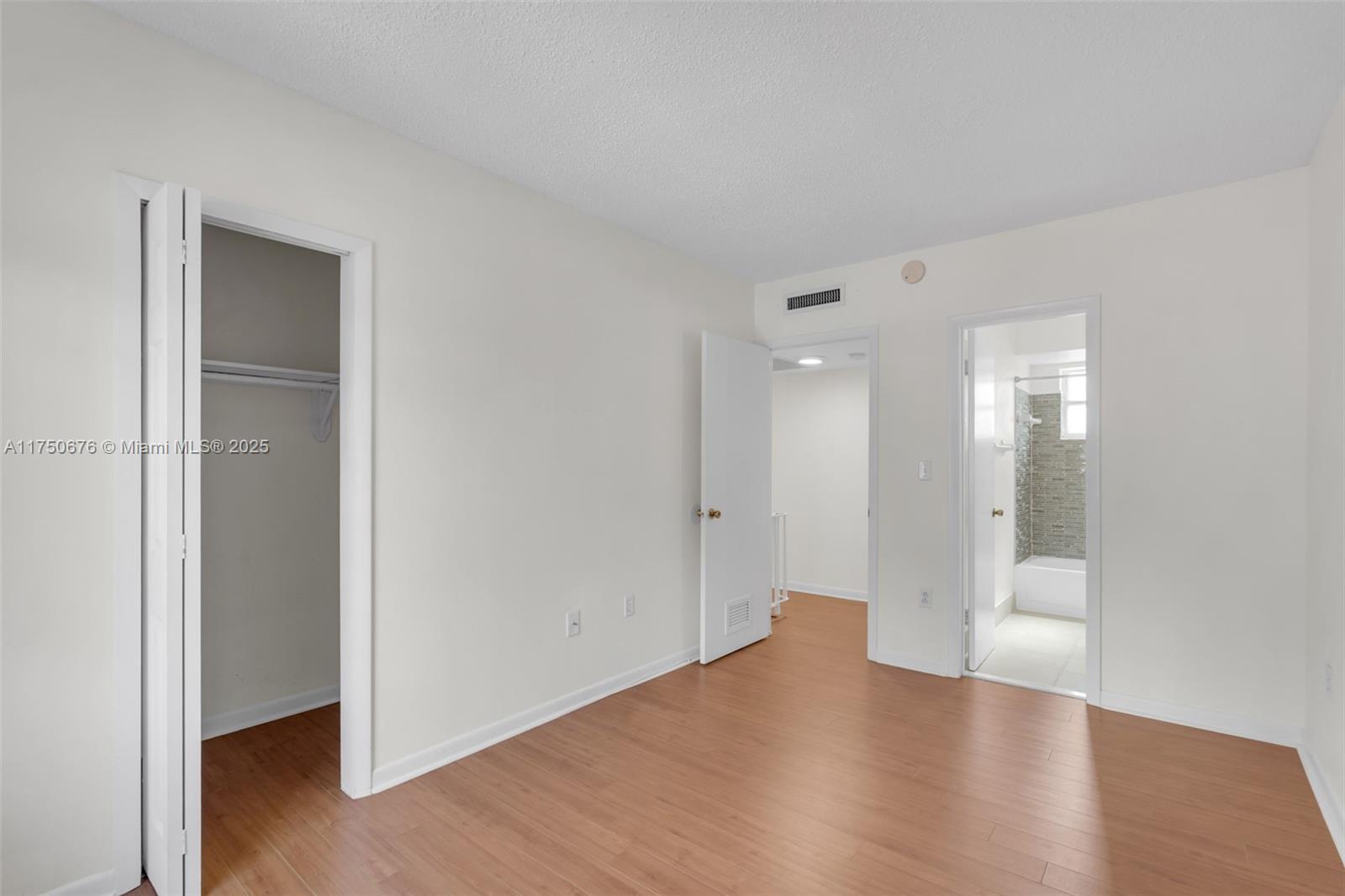 29 SANTILLANE AVENUE COND - Residential