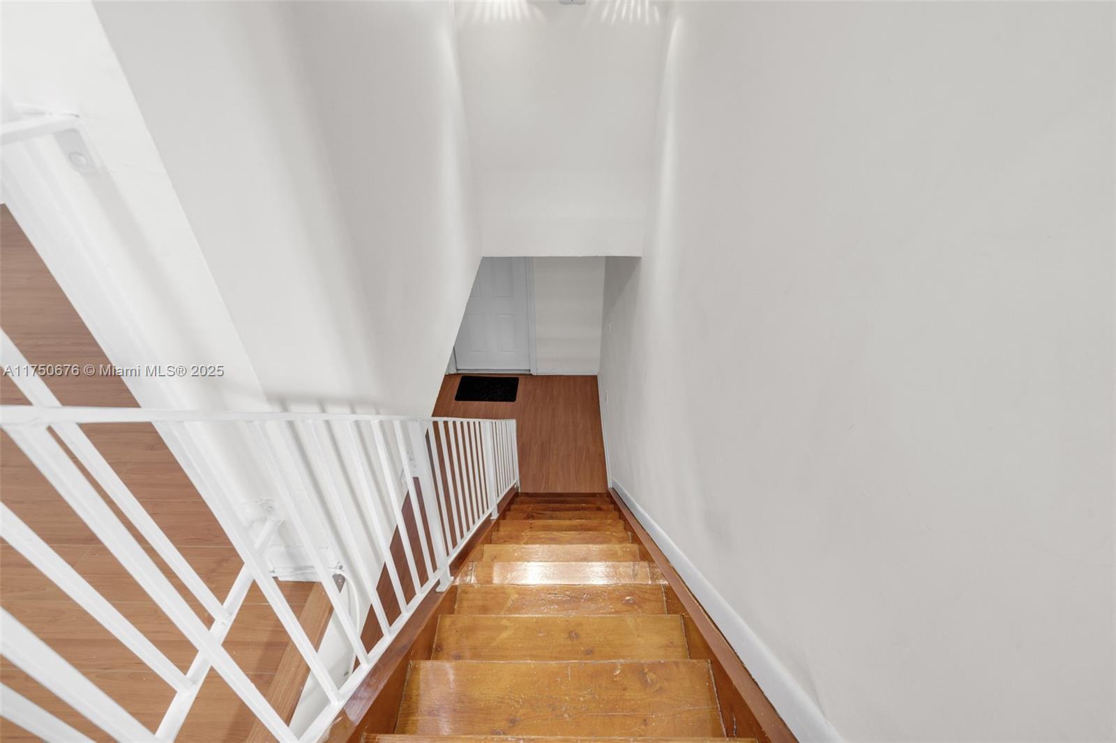 29 SANTILLANE AVENUE COND - Residential