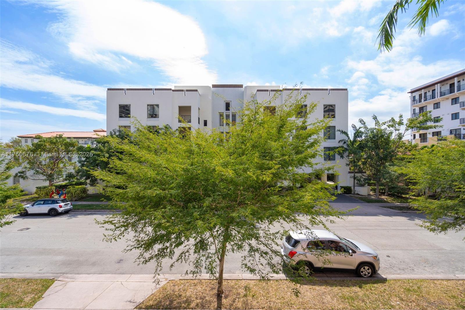 29 SANTILLANE AVENUE COND - Residential