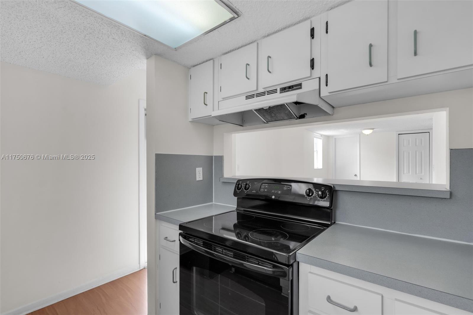 29 SANTILLANE AVENUE COND - Residential