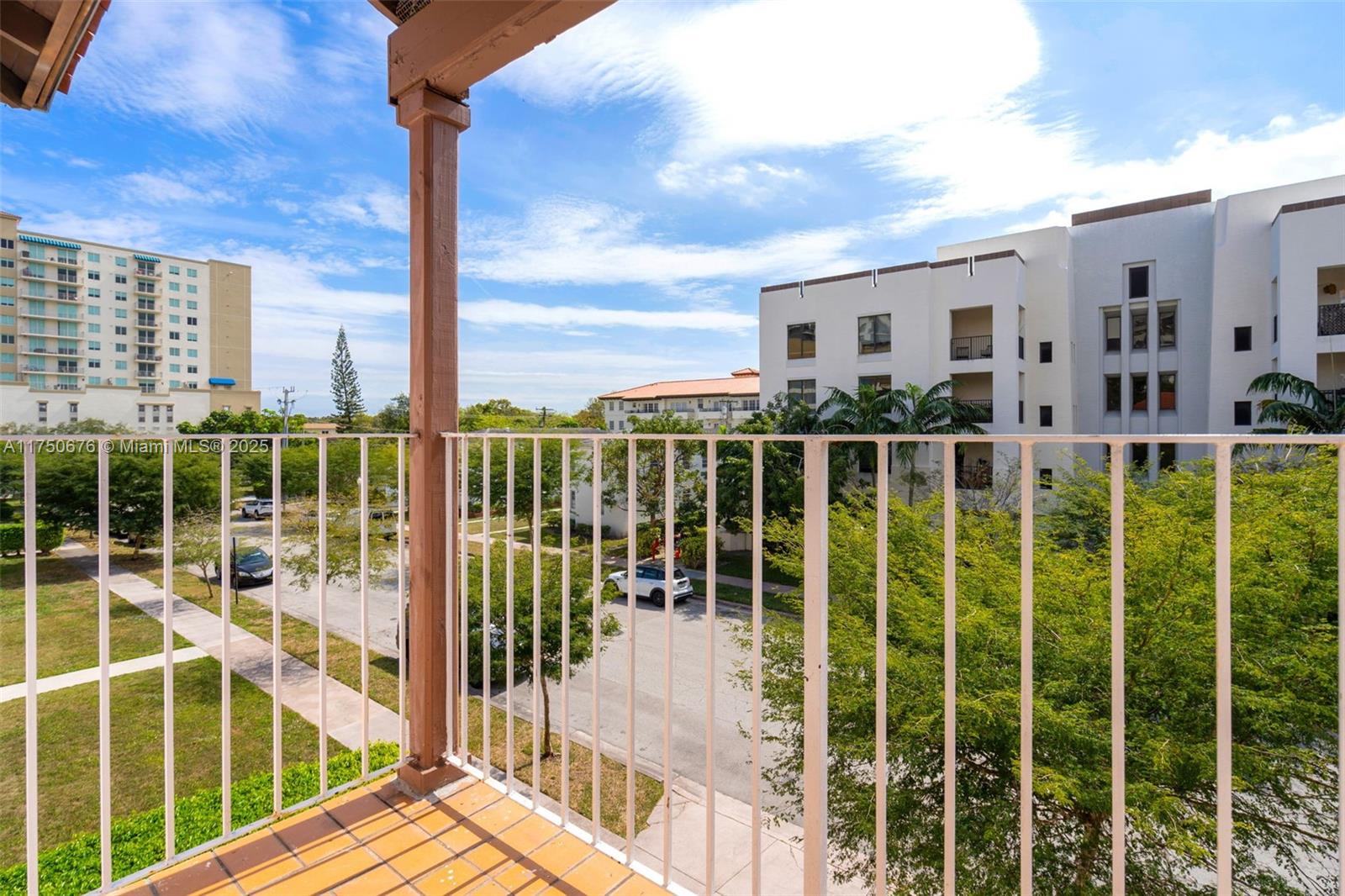 29 SANTILLANE AVENUE COND - Residential