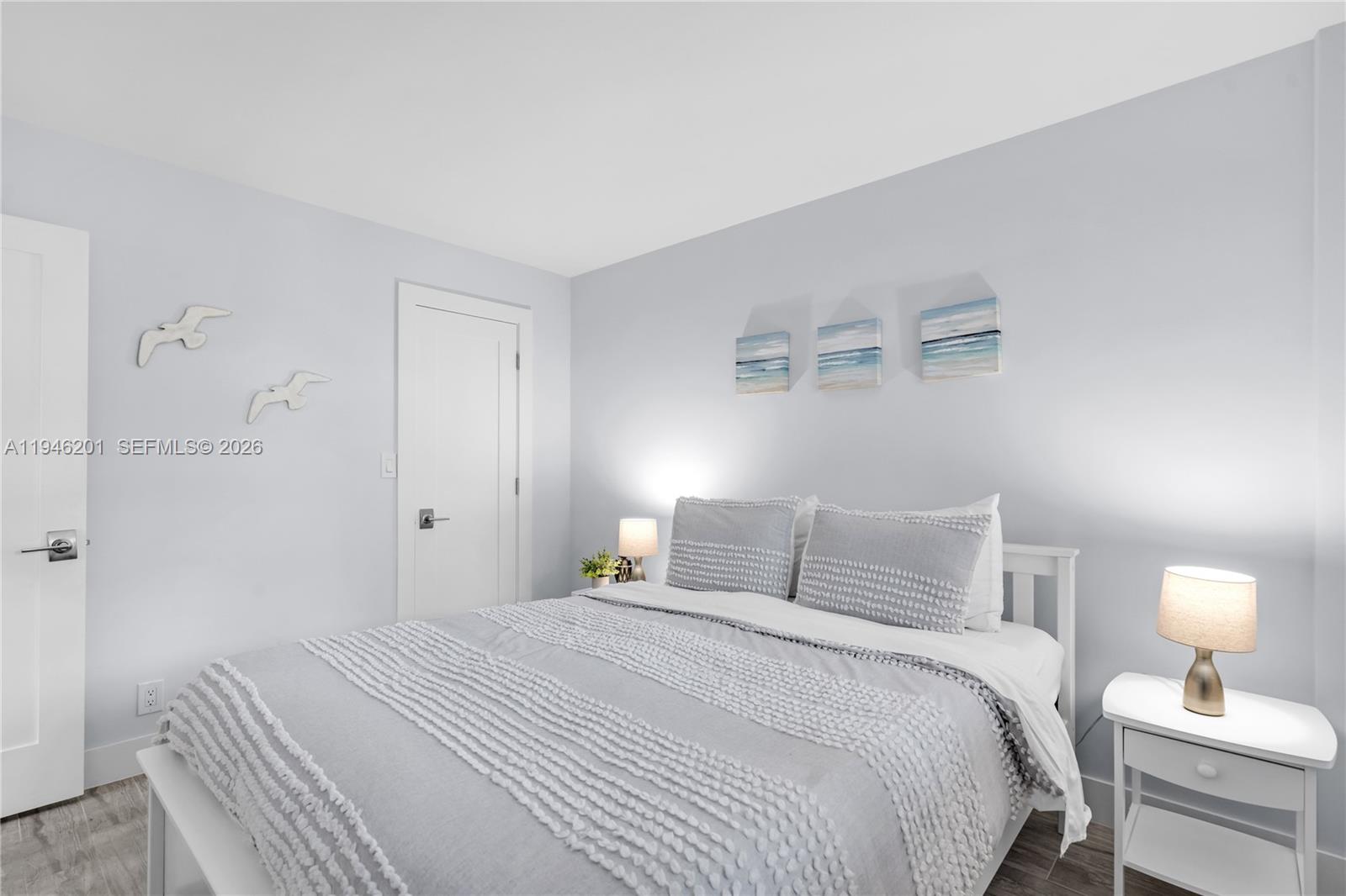 LIGHTHOUSE POINT PLAZA CO - Residential Lease