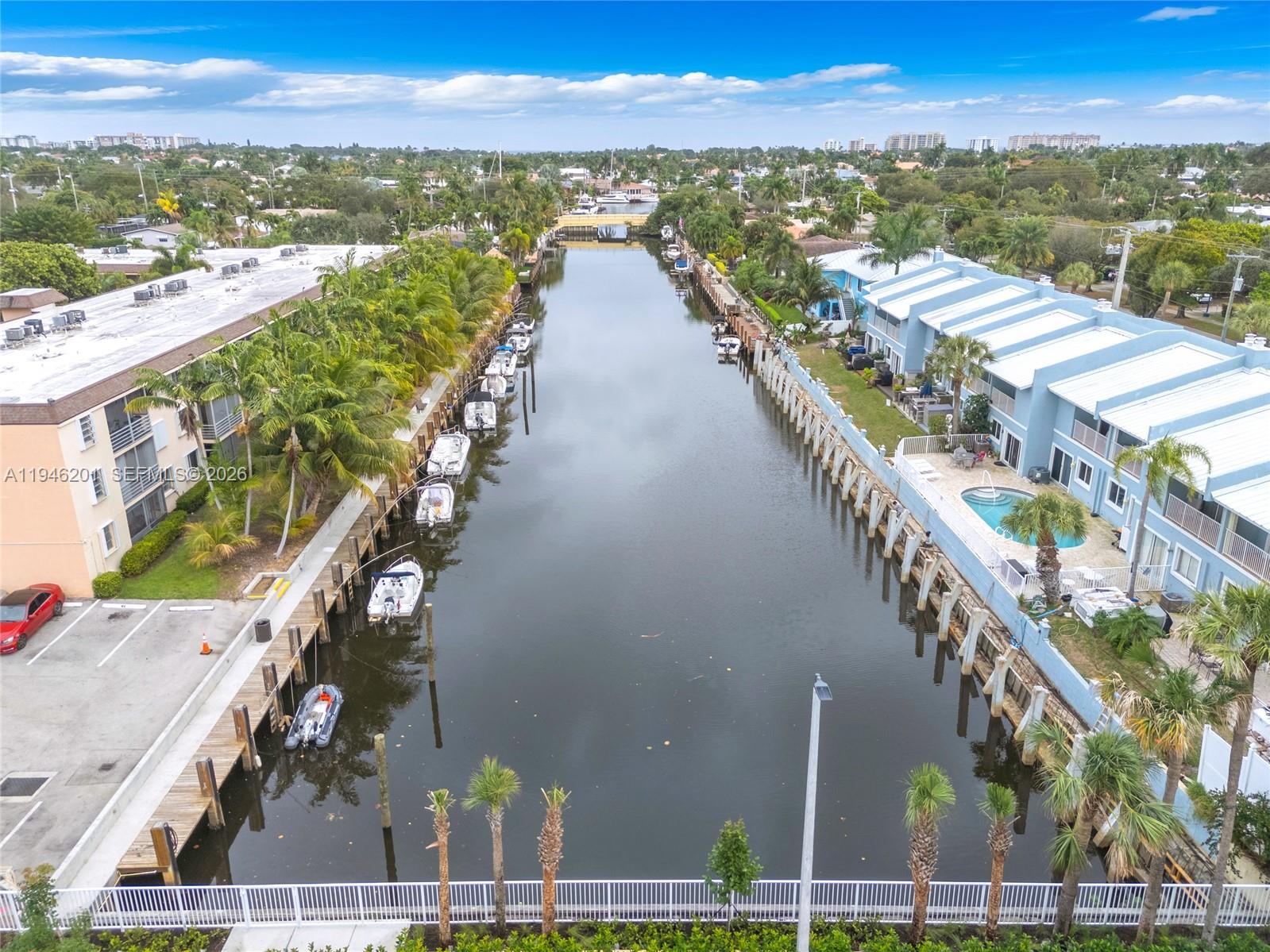 LIGHTHOUSE POINT PLAZA CO - Residential Lease