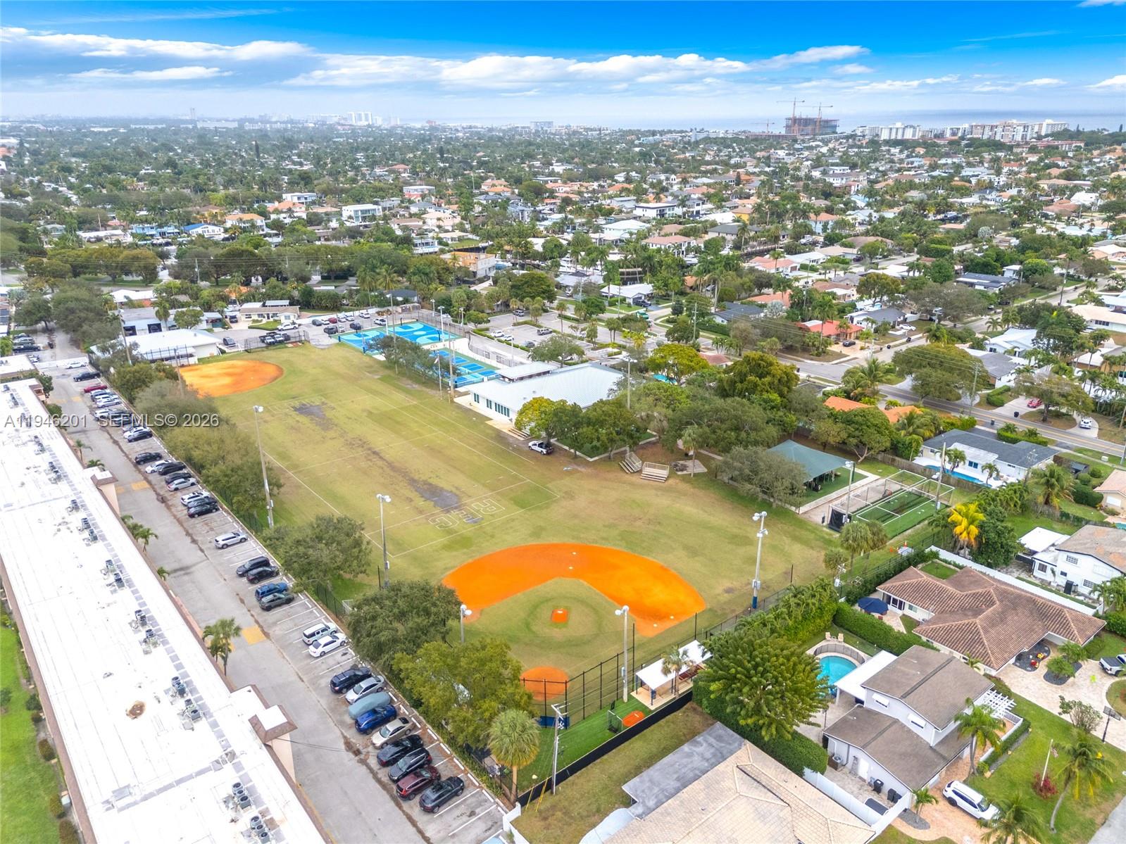 LIGHTHOUSE POINT PLAZA CO - Residential Lease