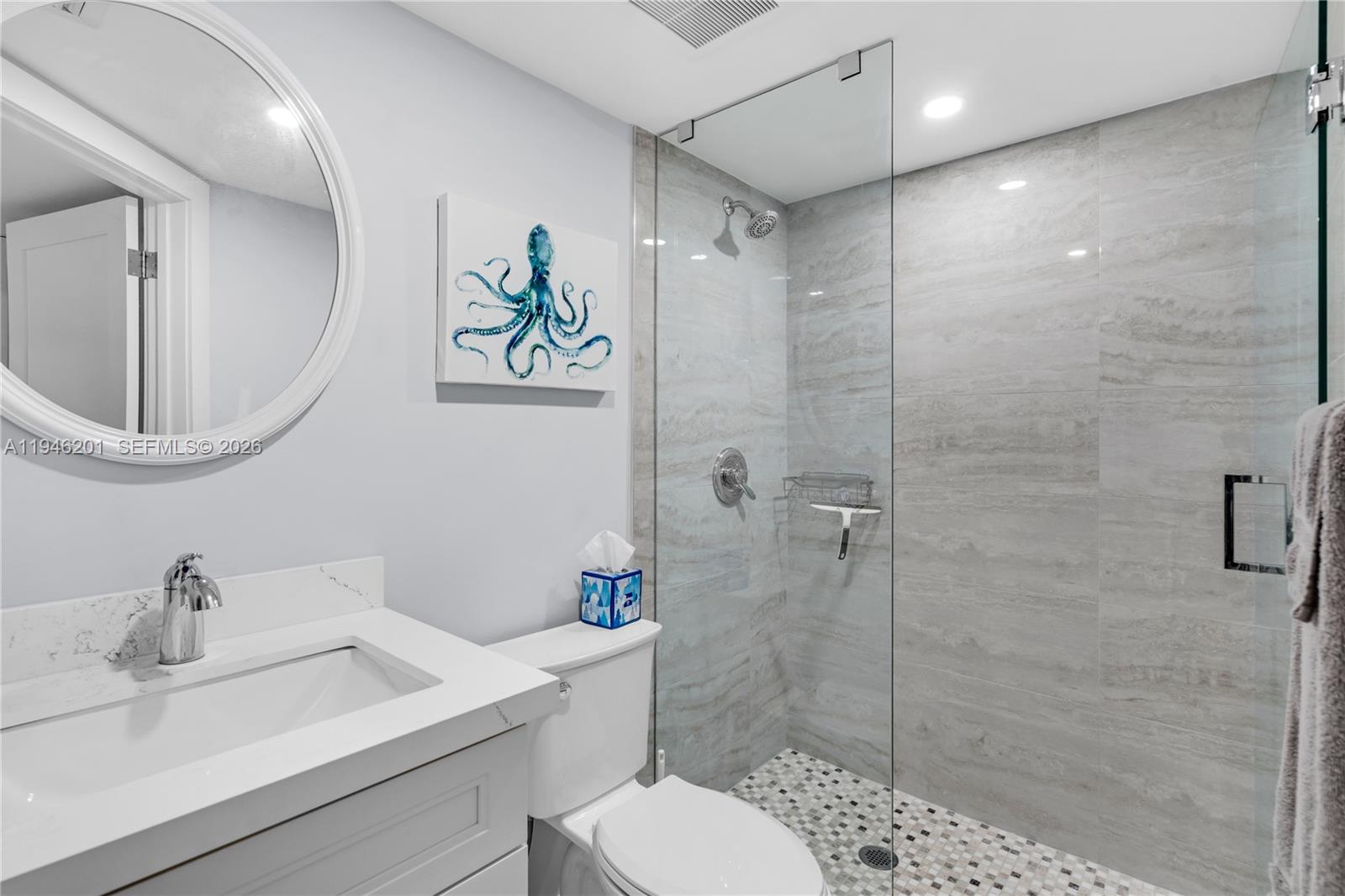 LIGHTHOUSE POINT PLAZA CO - Residential Lease