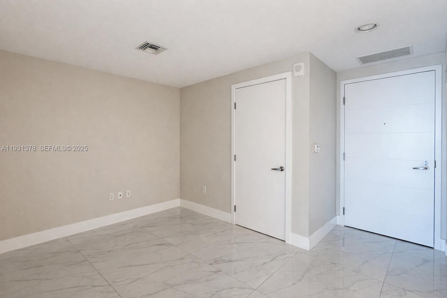 THE HARBOUR NORTH CONDO - Residential