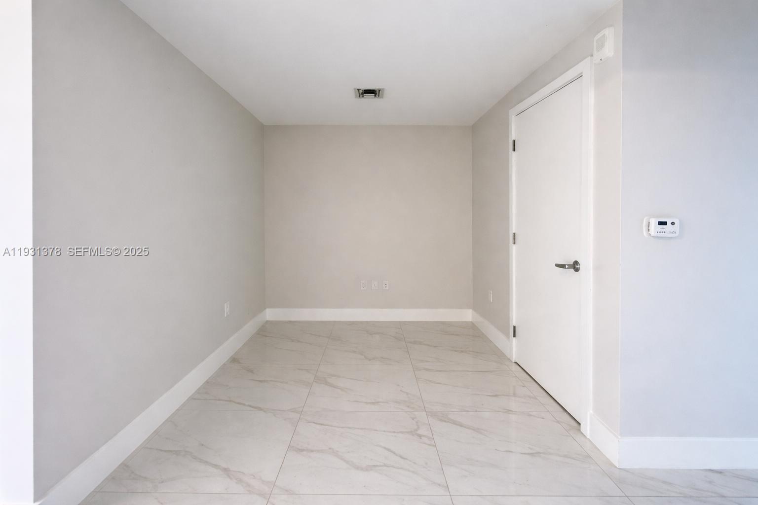 THE HARBOUR NORTH CONDO - Residential