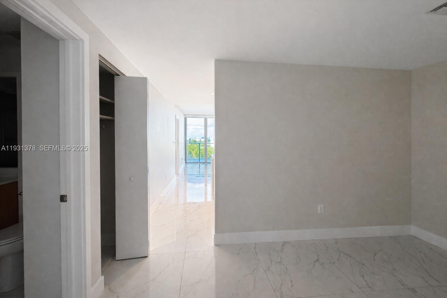 THE HARBOUR NORTH CONDO - Residential