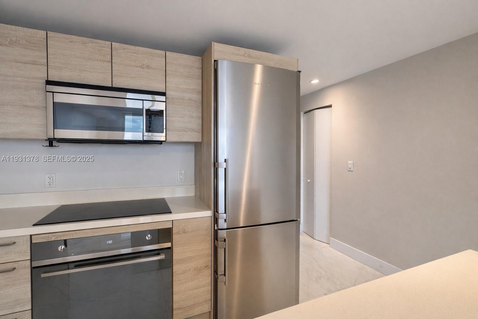 THE HARBOUR NORTH CONDO - Residential