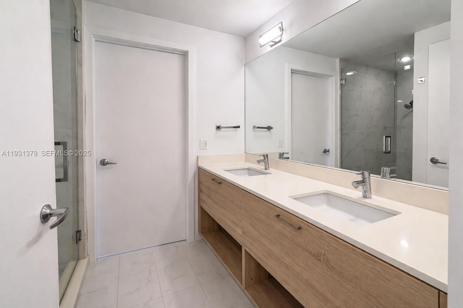THE HARBOUR NORTH CONDO - Residential