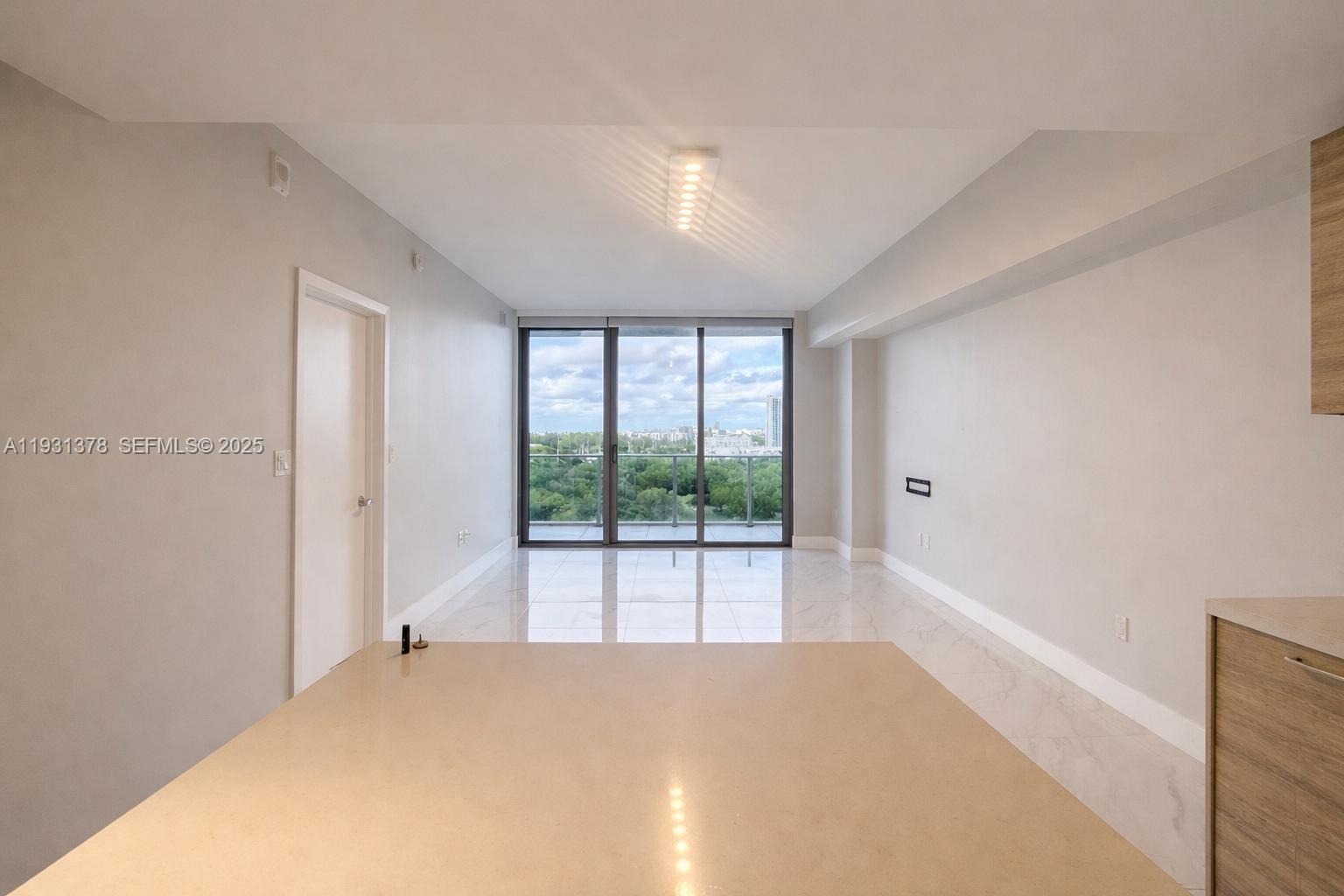 THE HARBOUR NORTH CONDO - Residential
