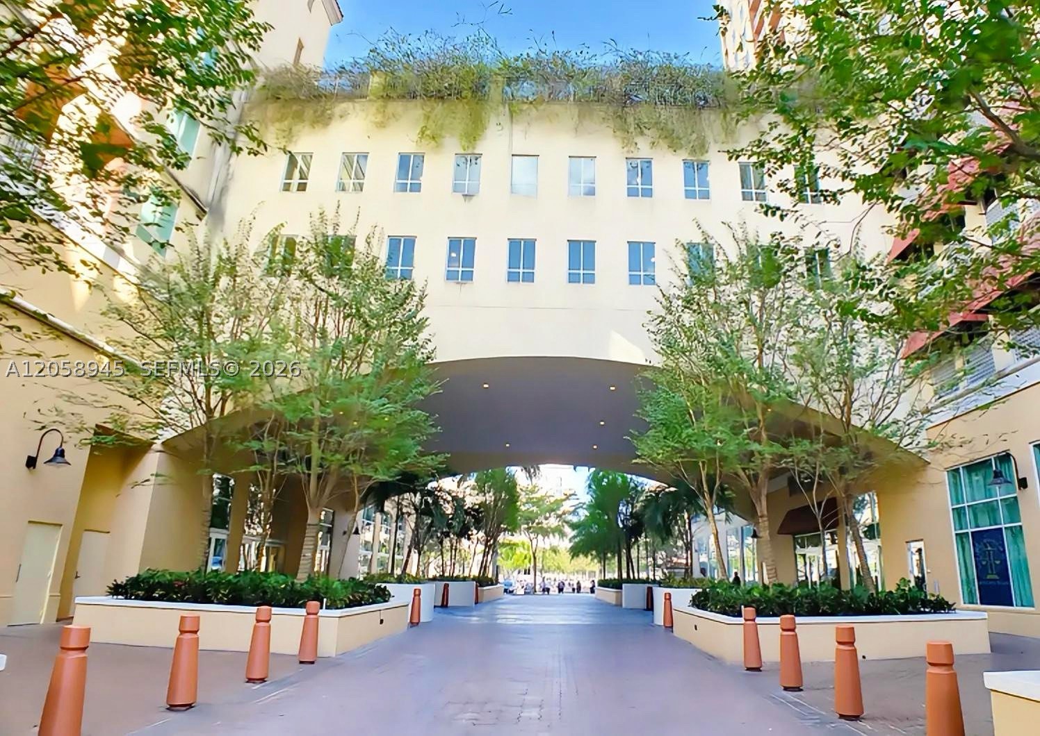 TOSCANO CONDO - Residential