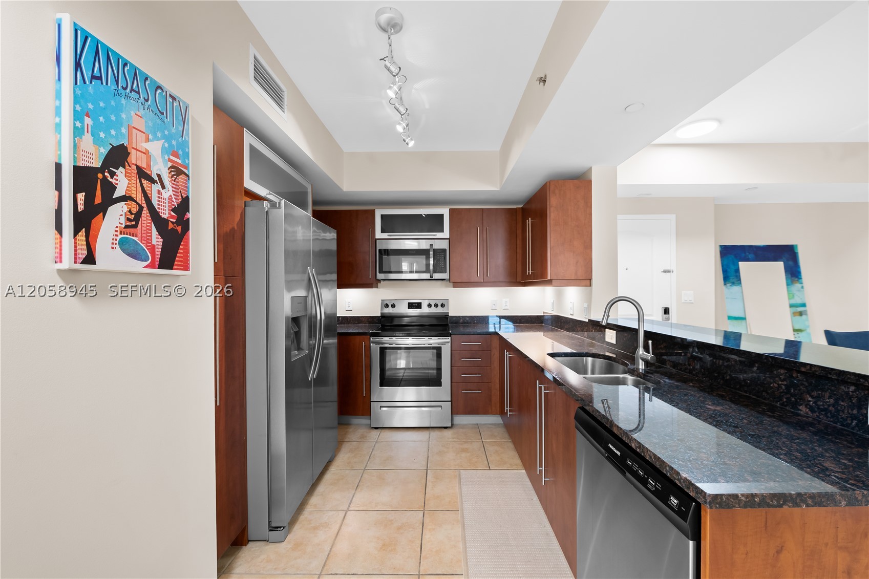 TOSCANO CONDO - Residential