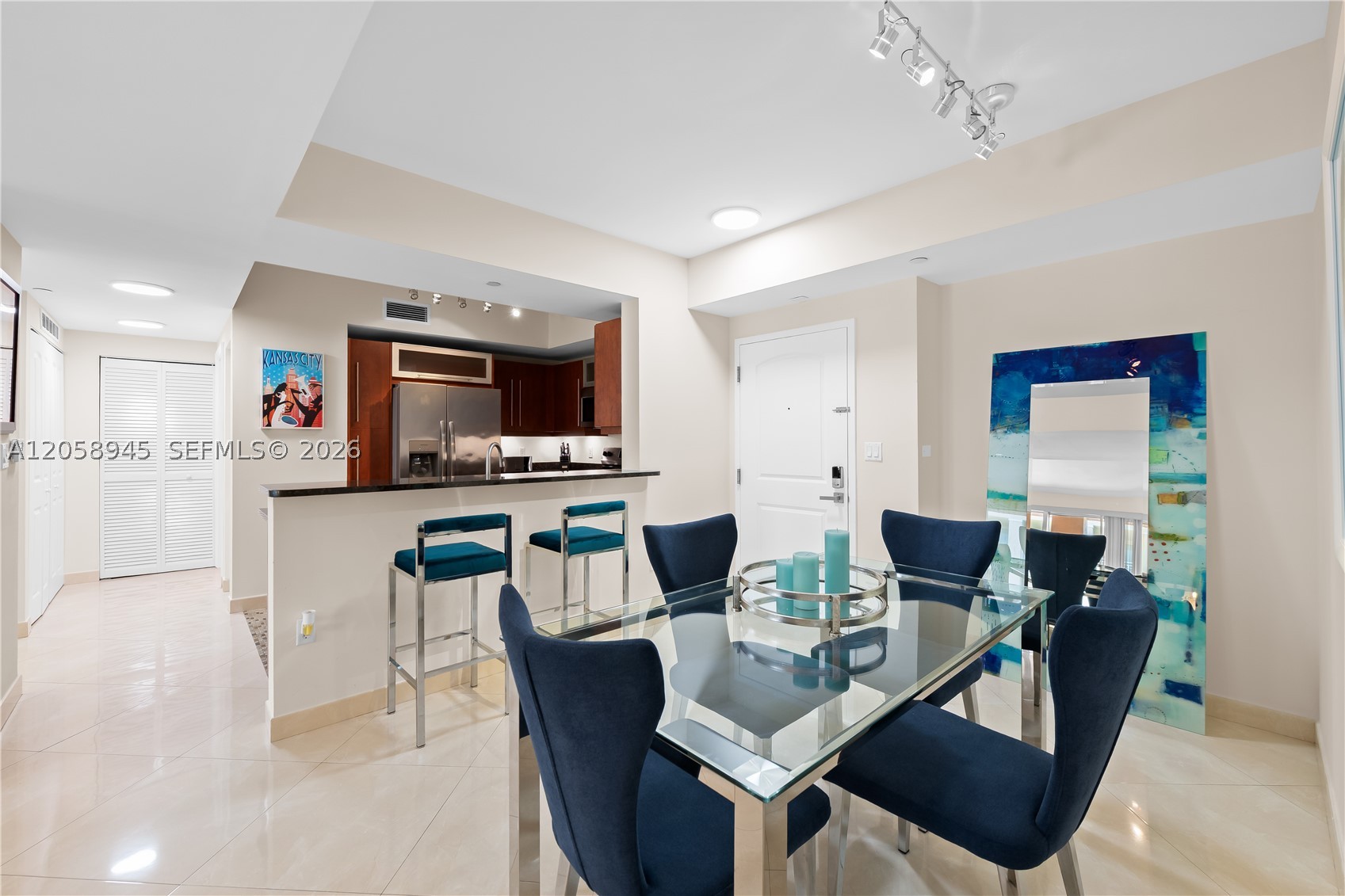 TOSCANO CONDO - Residential