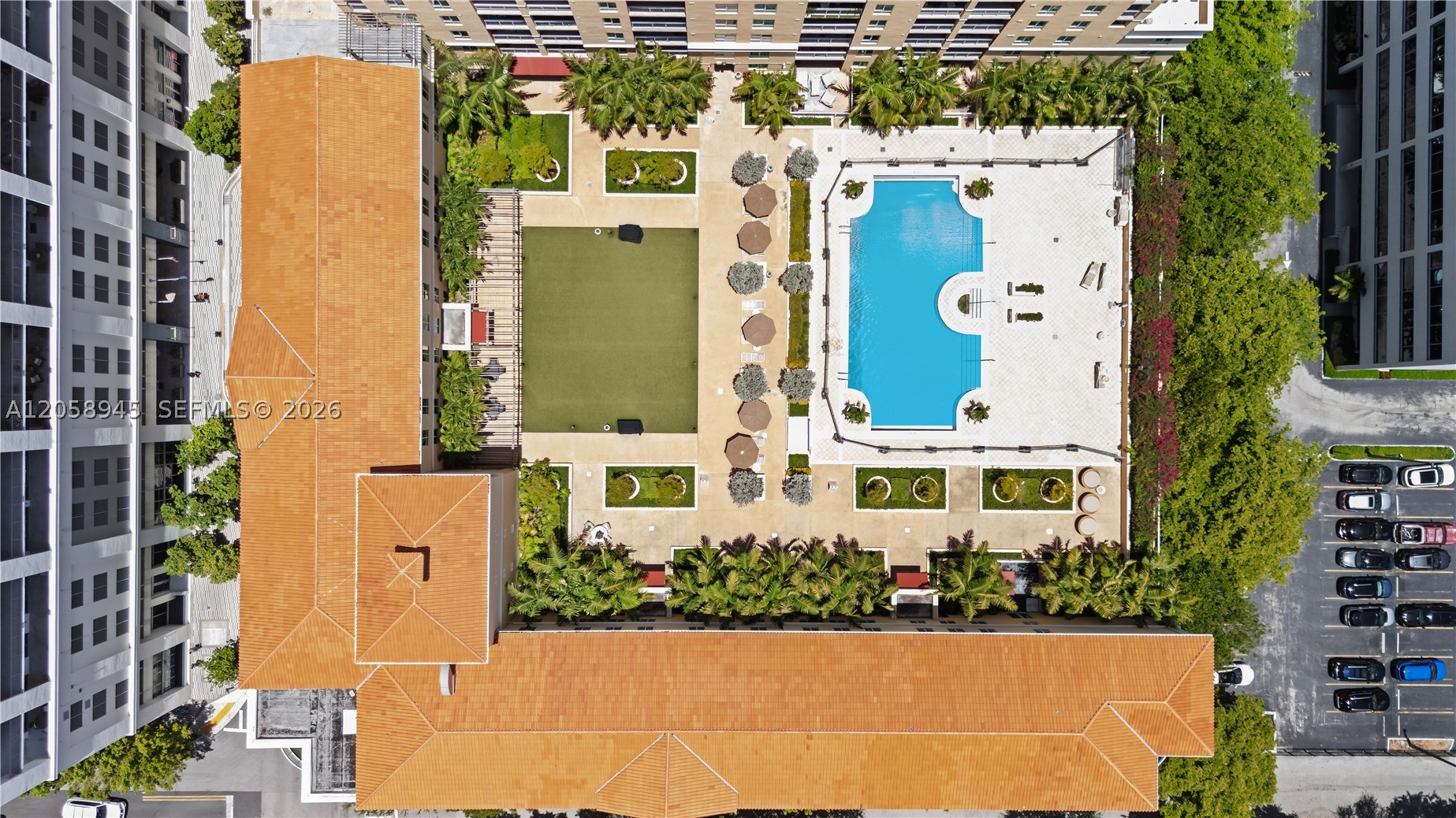 TOSCANO CONDO - Residential
