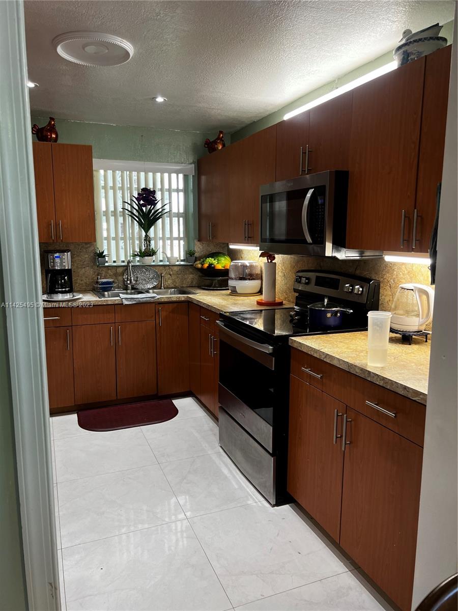 FLORIDIAN ARMS CONDO - Residential
