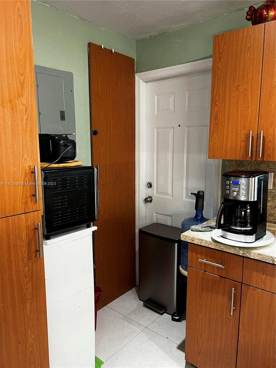 FLORIDIAN ARMS CONDO - Residential
