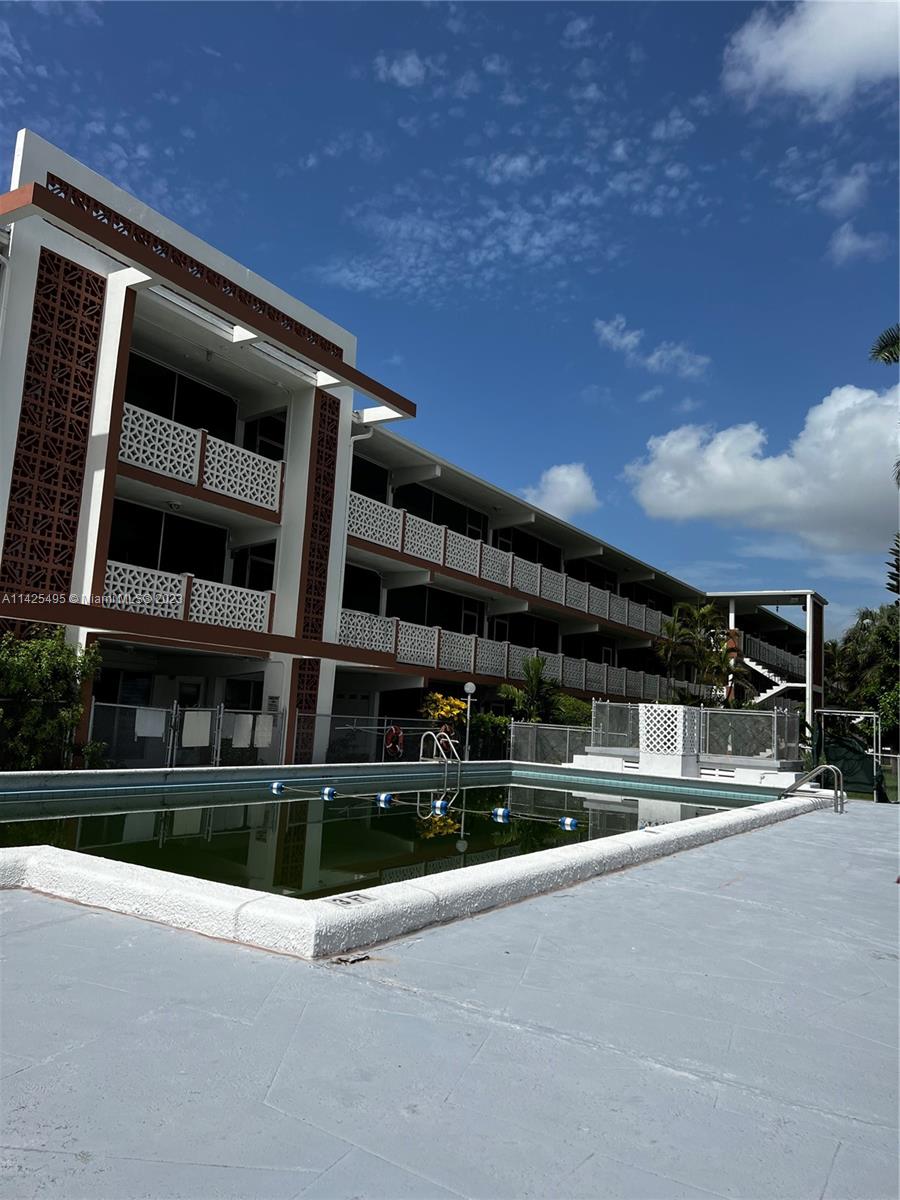 FLORIDIAN ARMS CONDO - Residential
