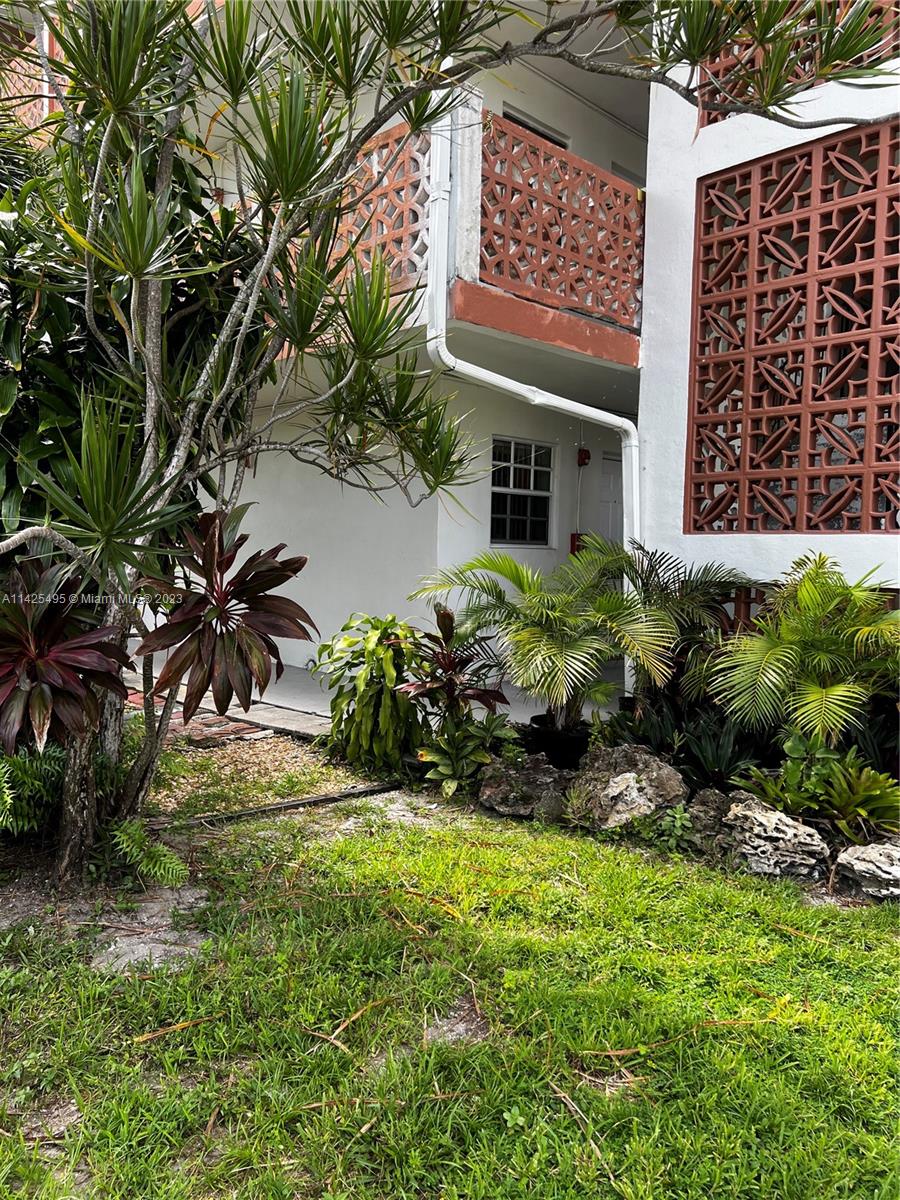 FLORIDIAN ARMS CONDO - Residential