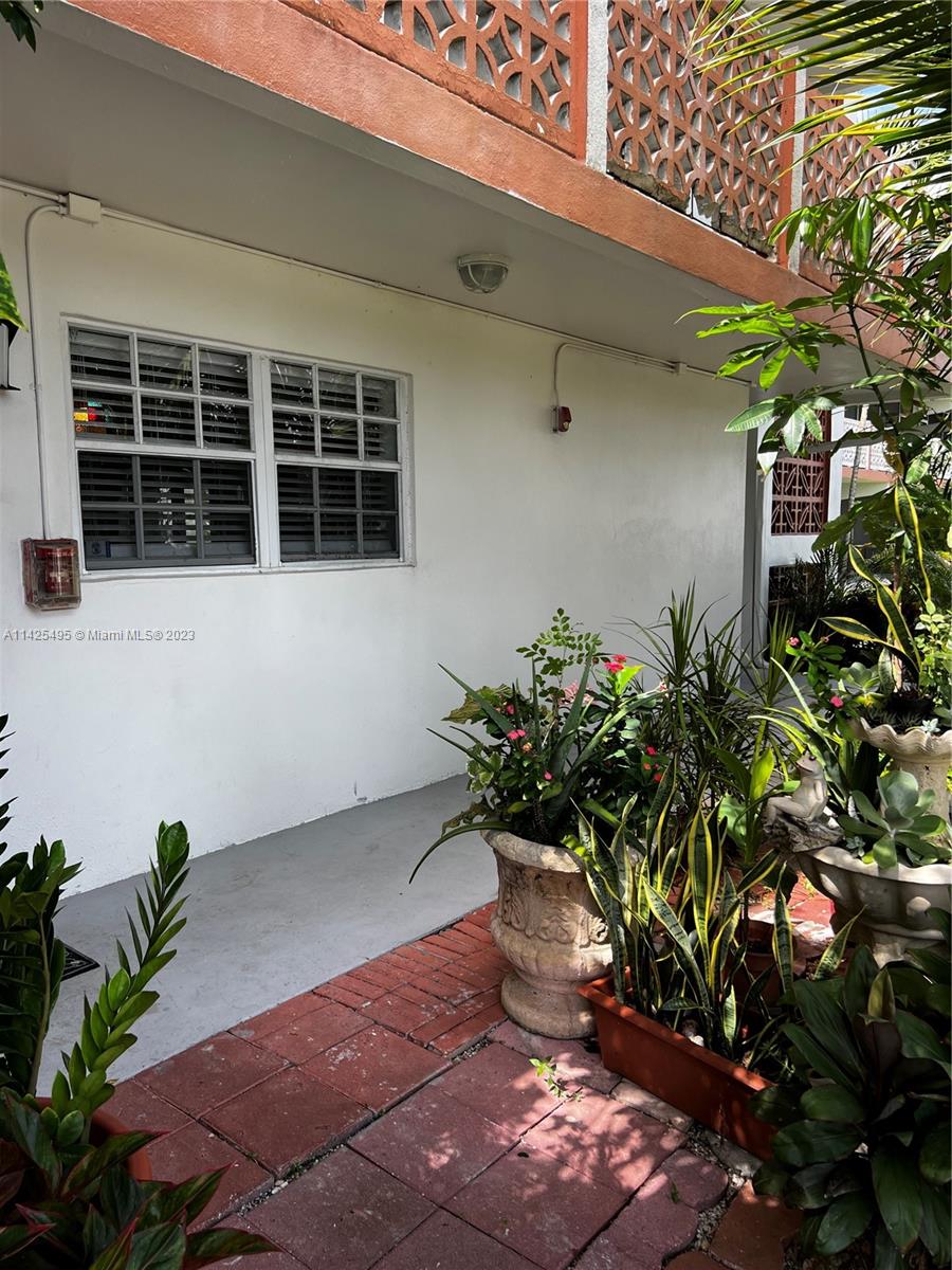 FLORIDIAN ARMS CONDO - Residential