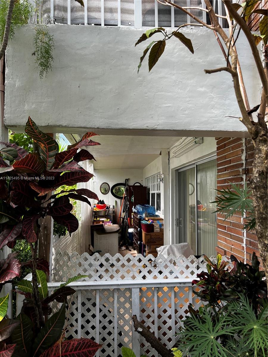 FLORIDIAN ARMS CONDO - Residential