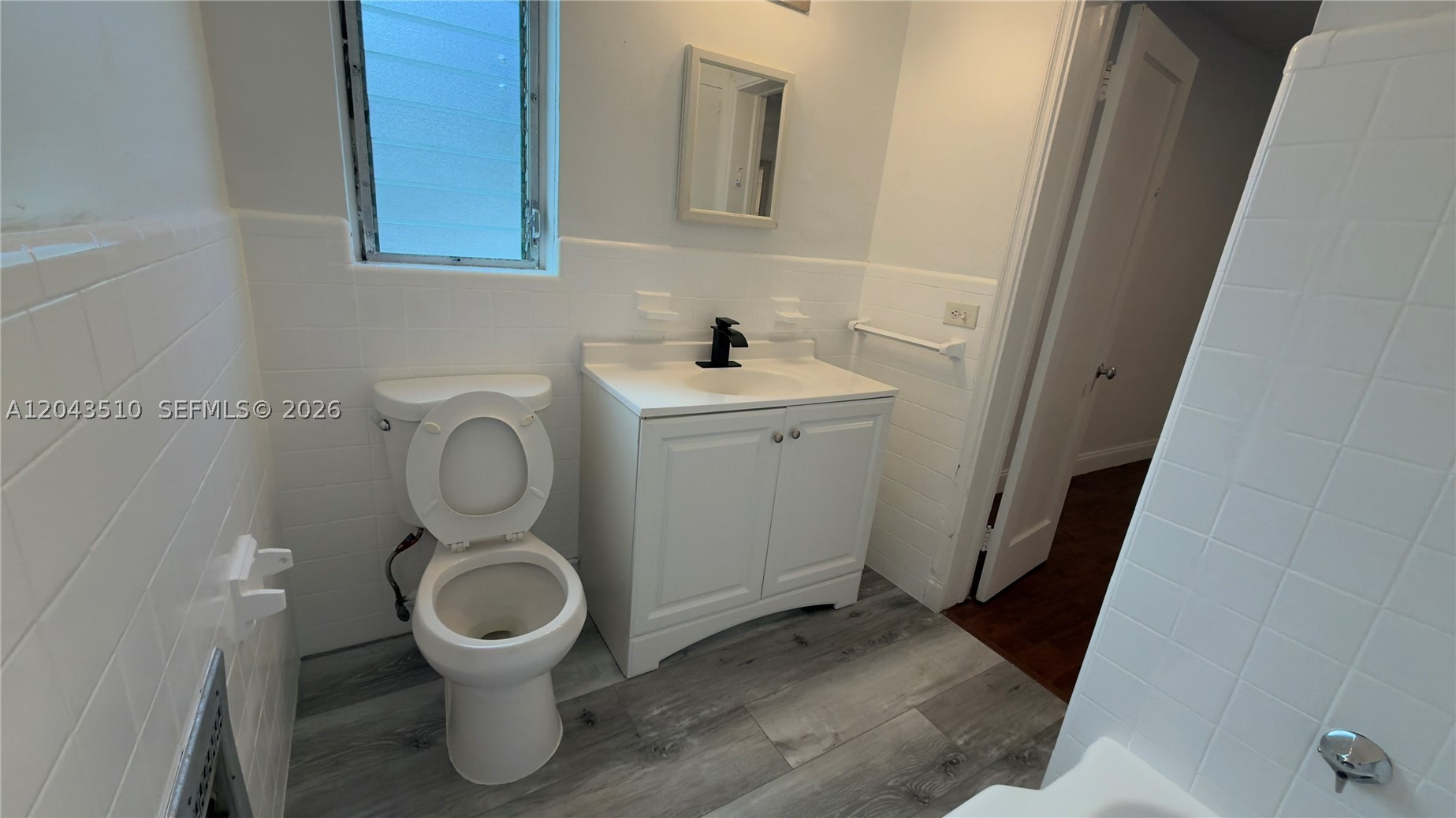 BISCAYNE BCH SUB - Residential Lease