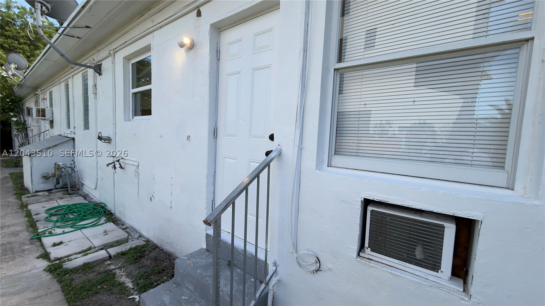 BISCAYNE BCH SUB - Residential Lease