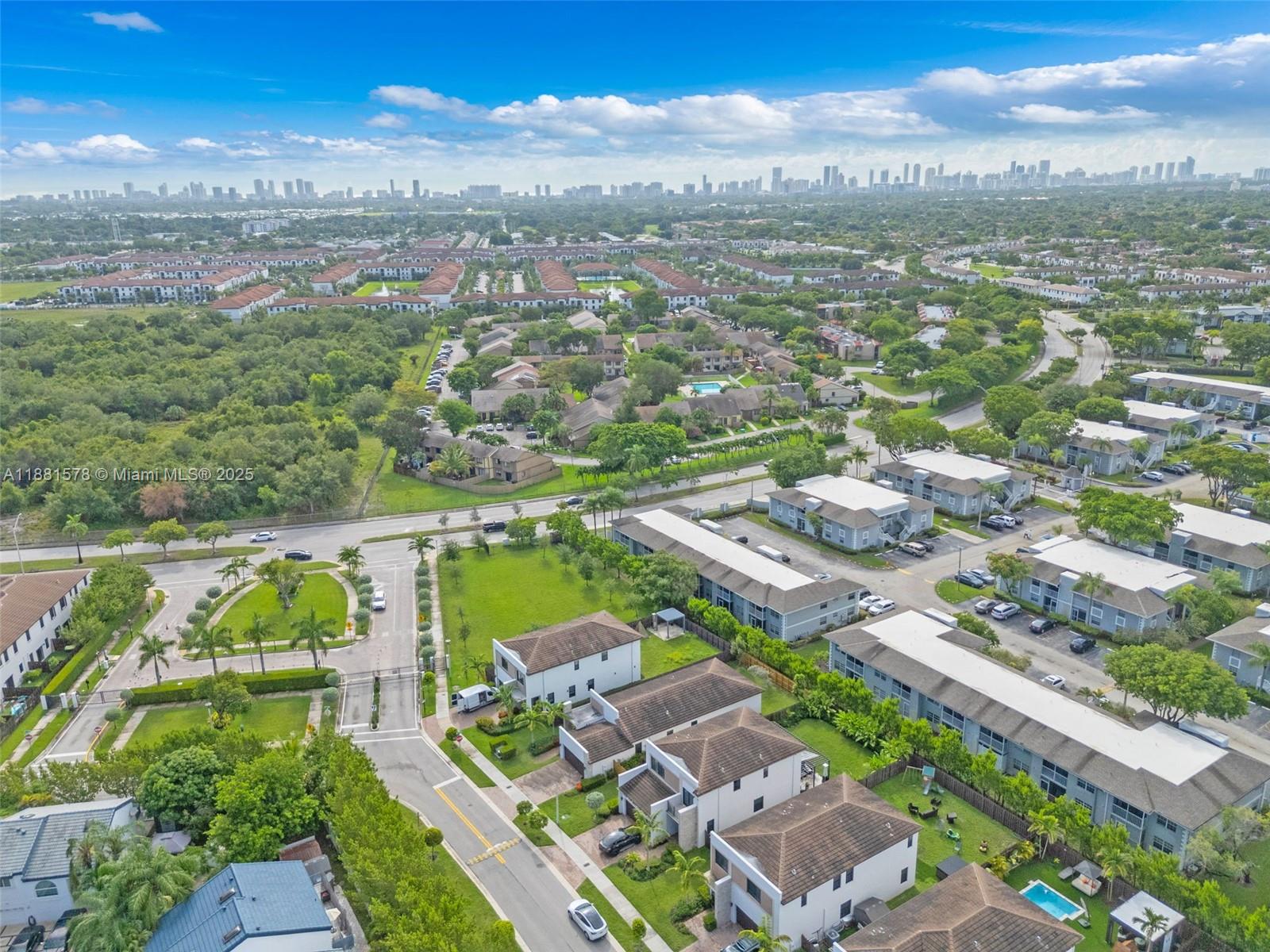 VIA VENTURA NEIGHBORHOOD - Residential