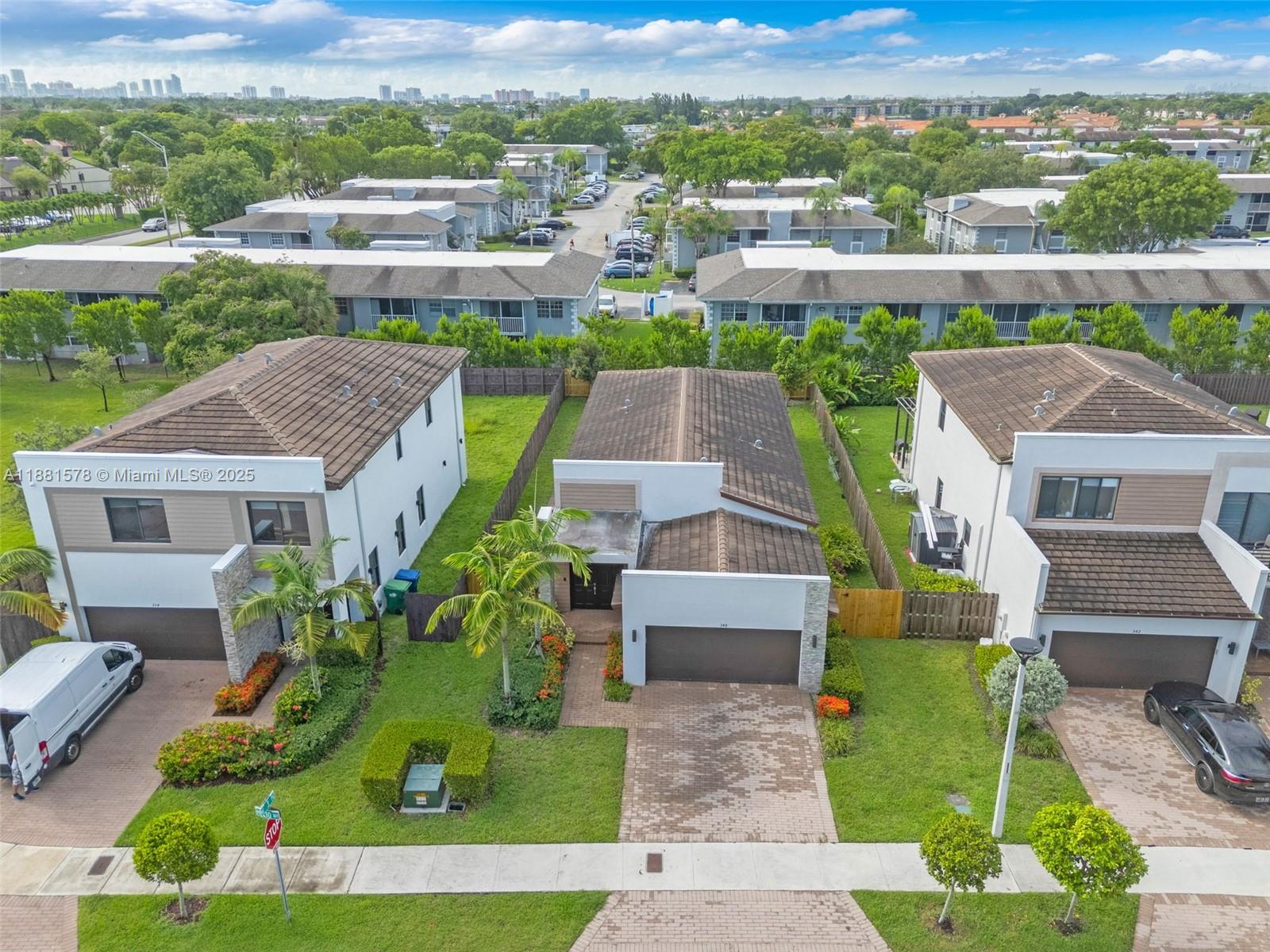 VIA VENTURA NEIGHBORHOOD - Residential