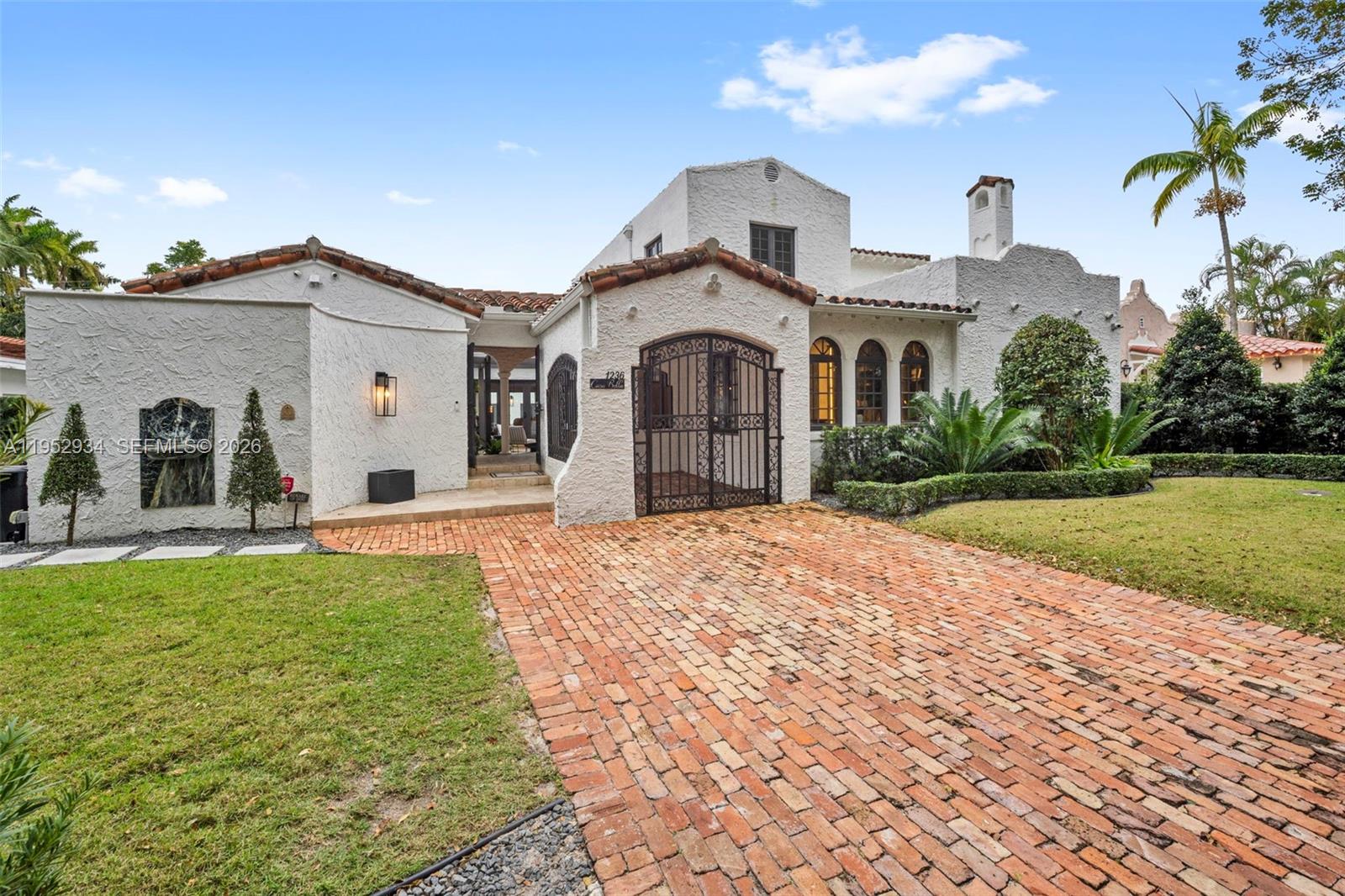 CORAL GABLES SEC E - Residential