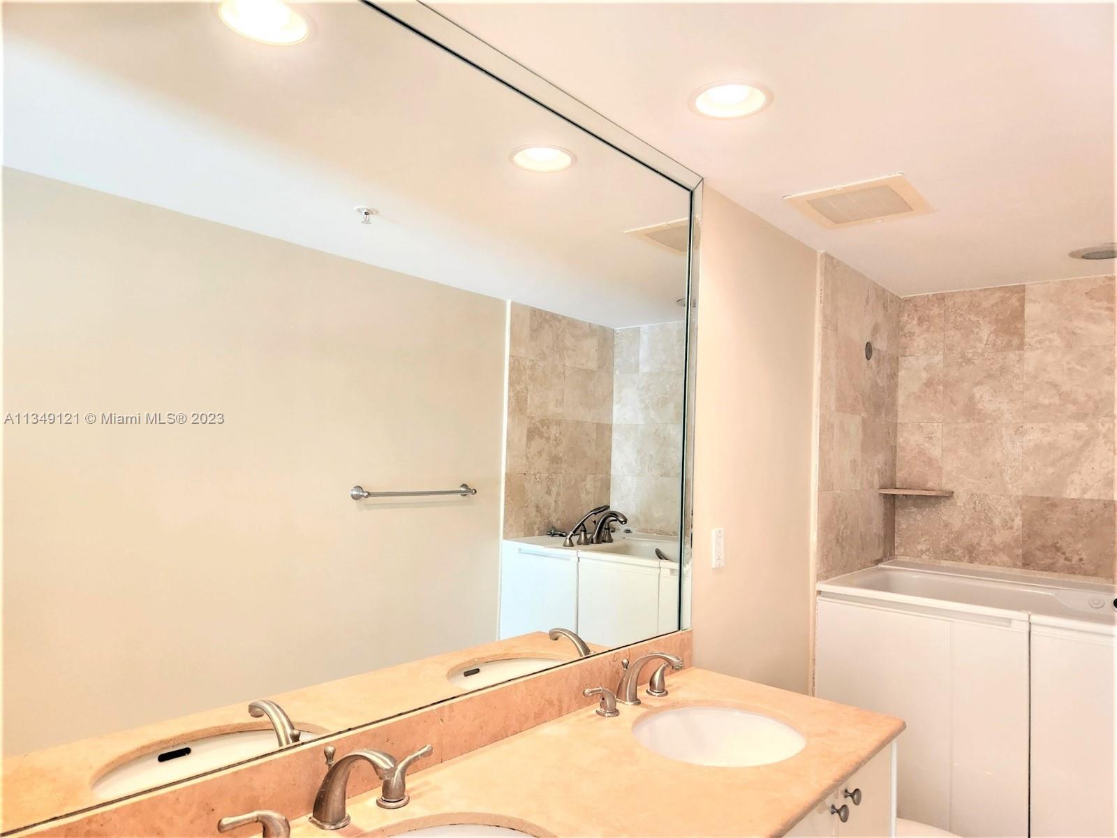 DUO CONDOMINIUM EAST - Residential