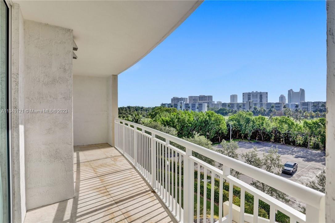 DUO CONDOMINIUM EAST - Residential