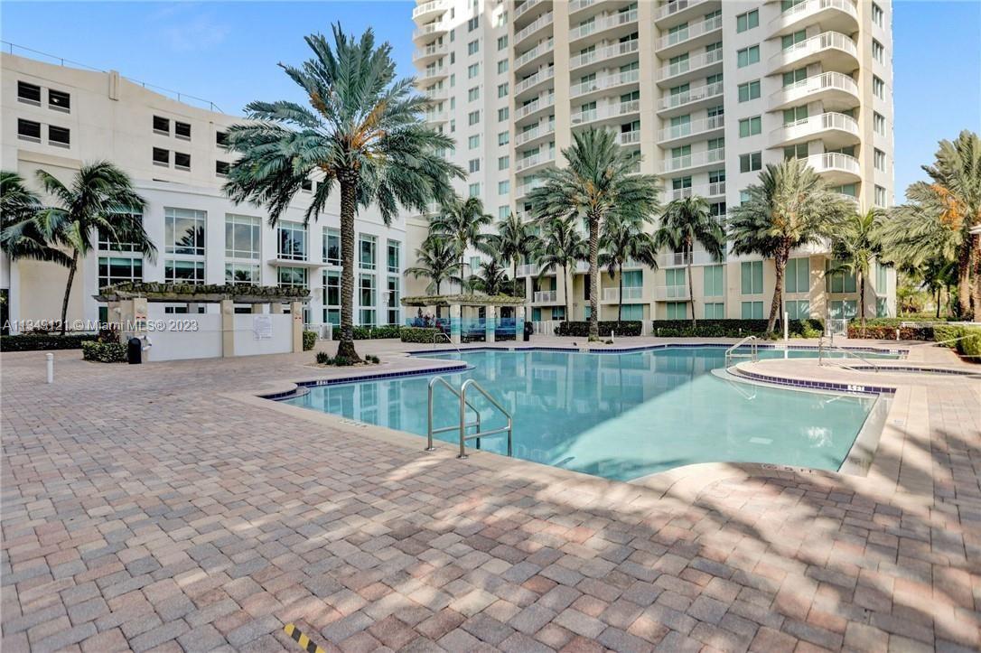 DUO CONDOMINIUM EAST - Residential