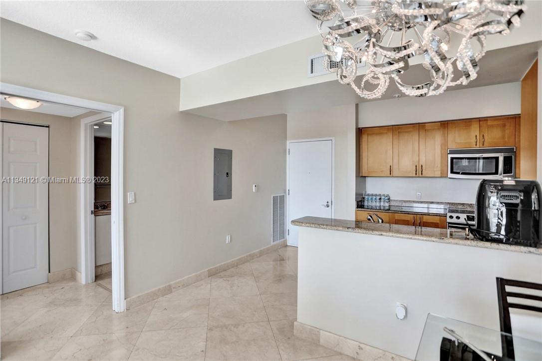 DUO CONDOMINIUM EAST - Residential