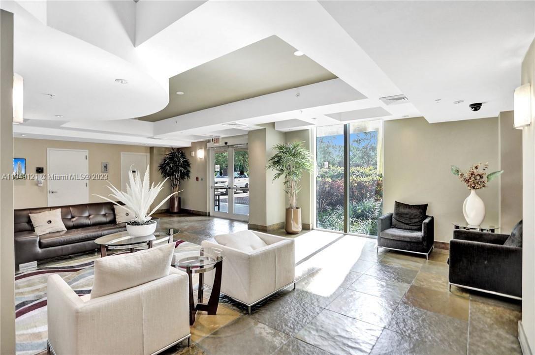 DUO CONDOMINIUM EAST - Residential
