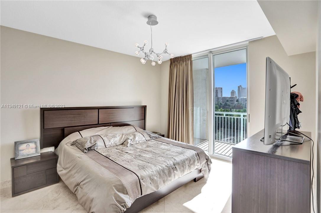 DUO CONDOMINIUM EAST - Residential