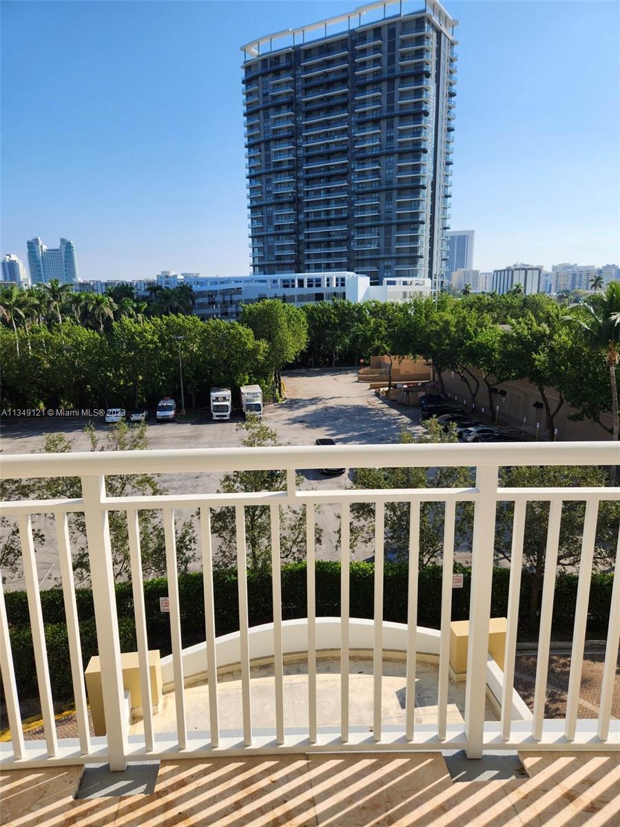 DUO CONDOMINIUM EAST - Residential