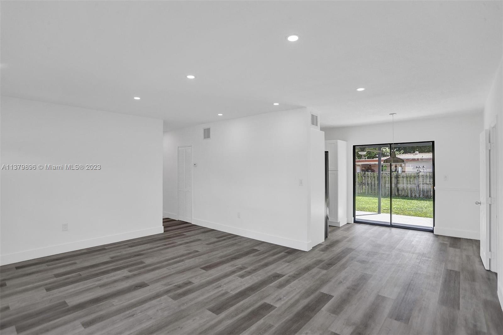 PLANTATION SUNRISE HEIGHT - Residential