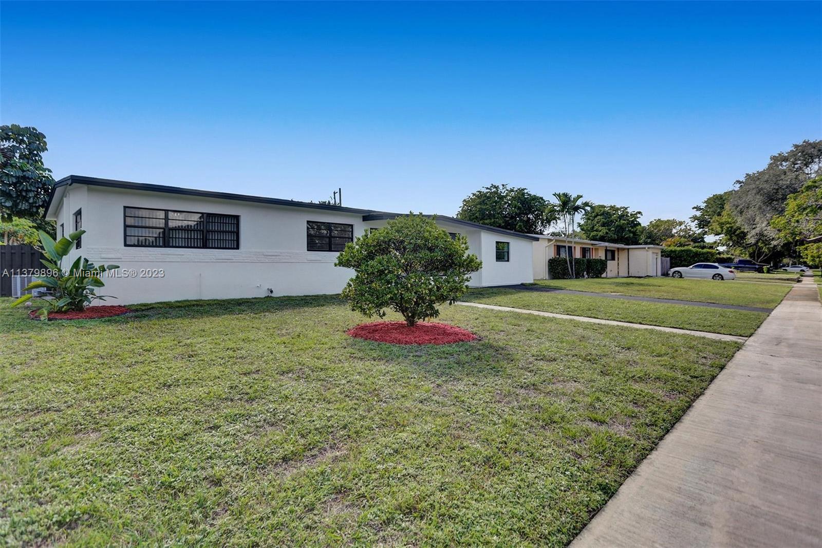 PLANTATION SUNRISE HEIGHT - Residential