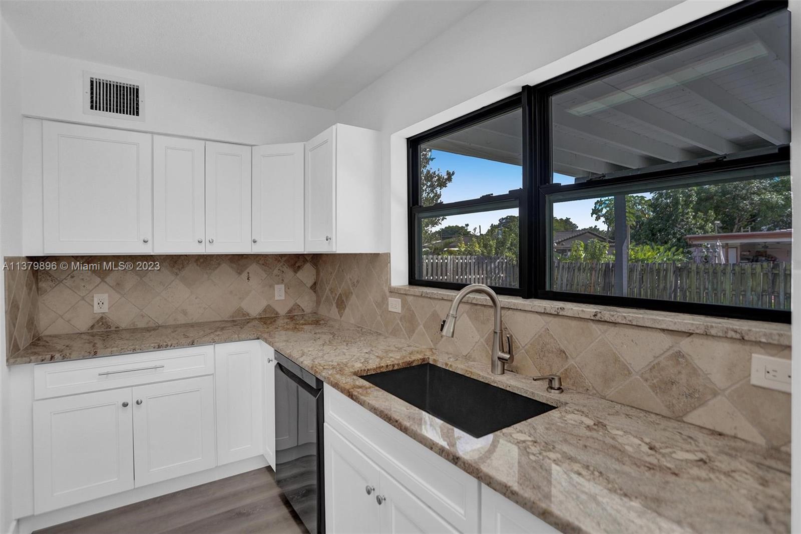 PLANTATION SUNRISE HEIGHT - Residential