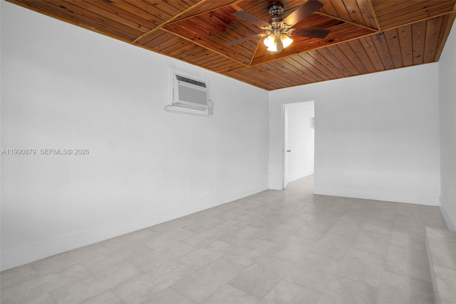 CORAL VILLAS REV - Residential Lease