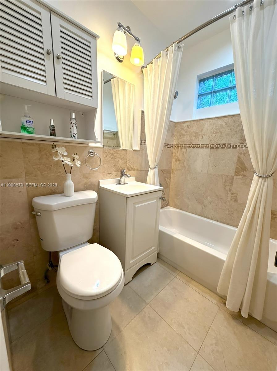 CORAL VILLAS REV - Residential Lease