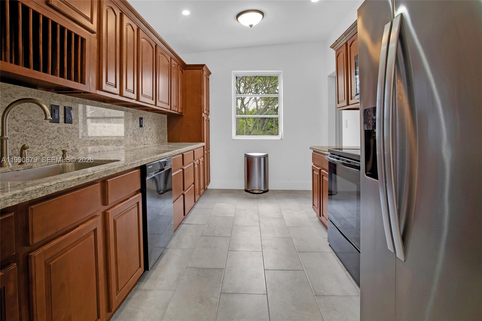 CORAL VILLAS REV - Residential Lease