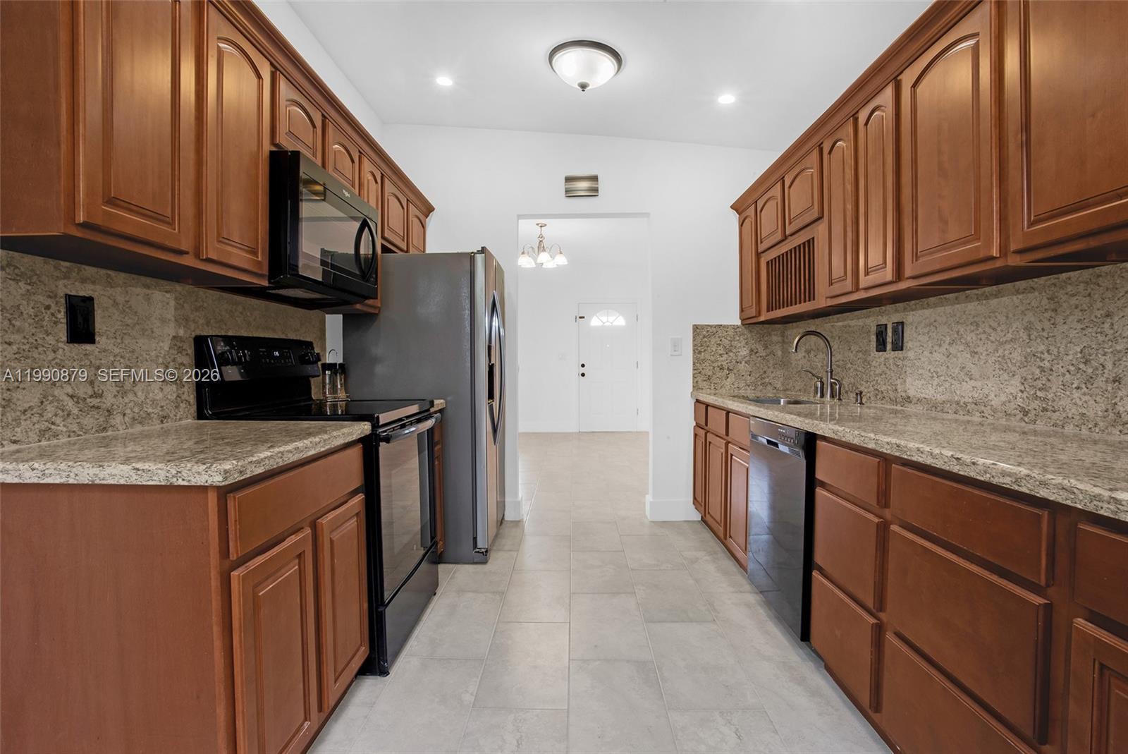 CORAL VILLAS REV - Residential Lease