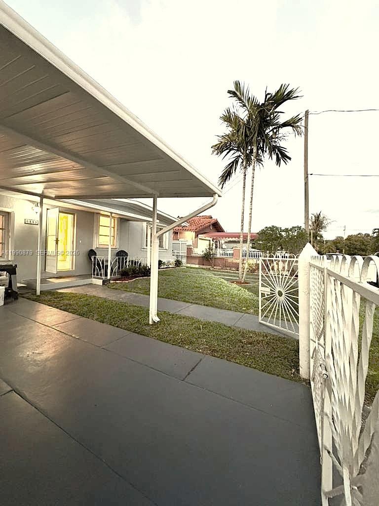 CORAL VILLAS REV - Residential Lease