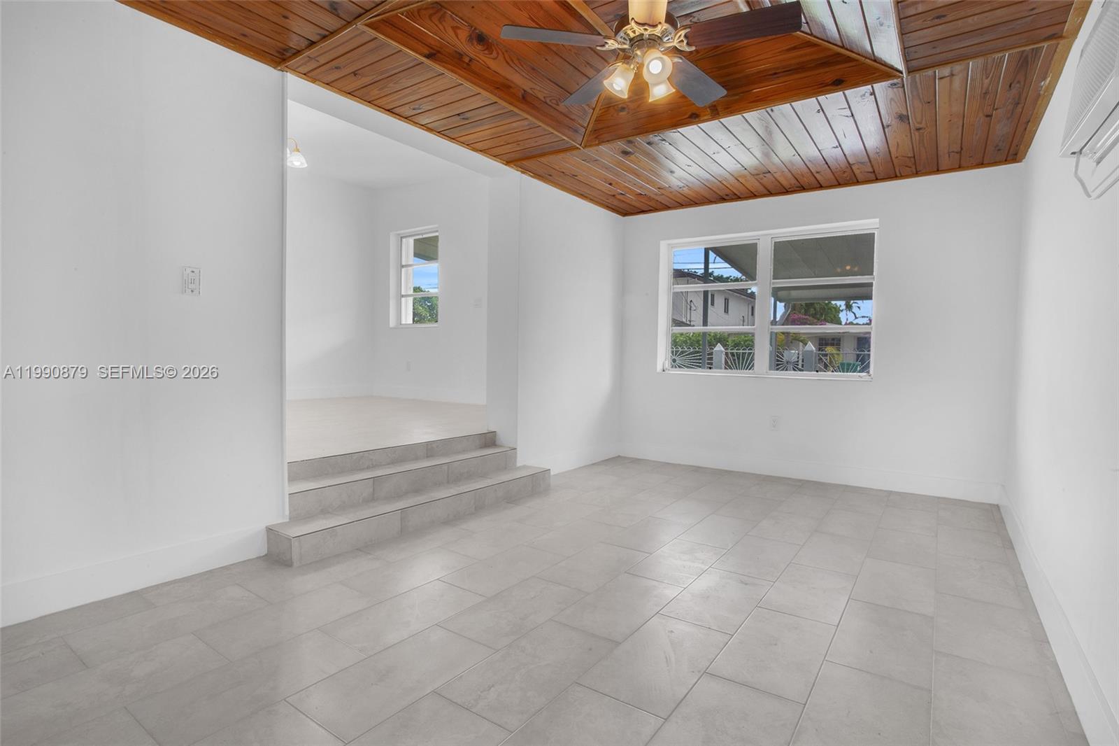 CORAL VILLAS REV - Residential Lease