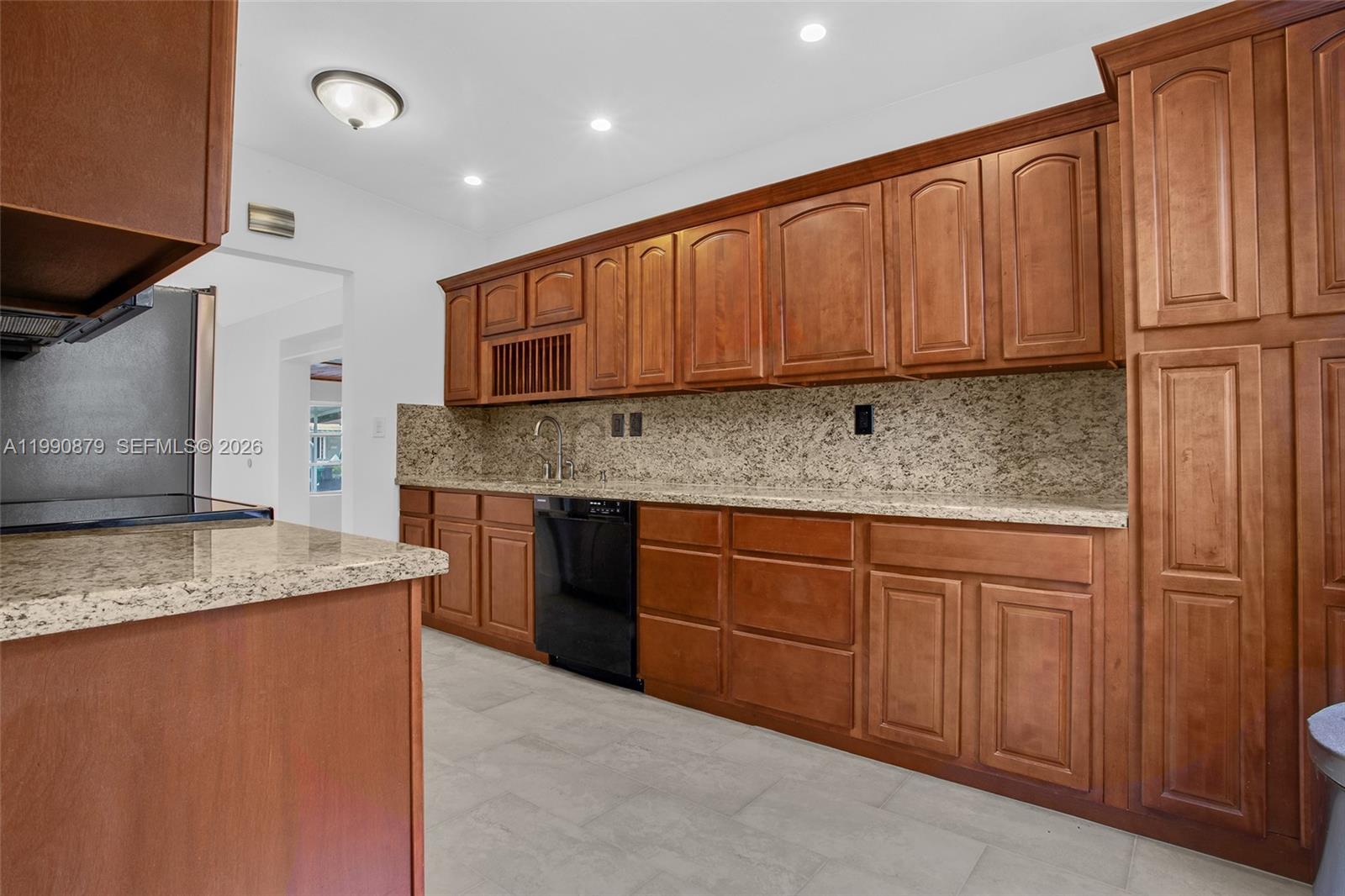 CORAL VILLAS REV - Residential Lease