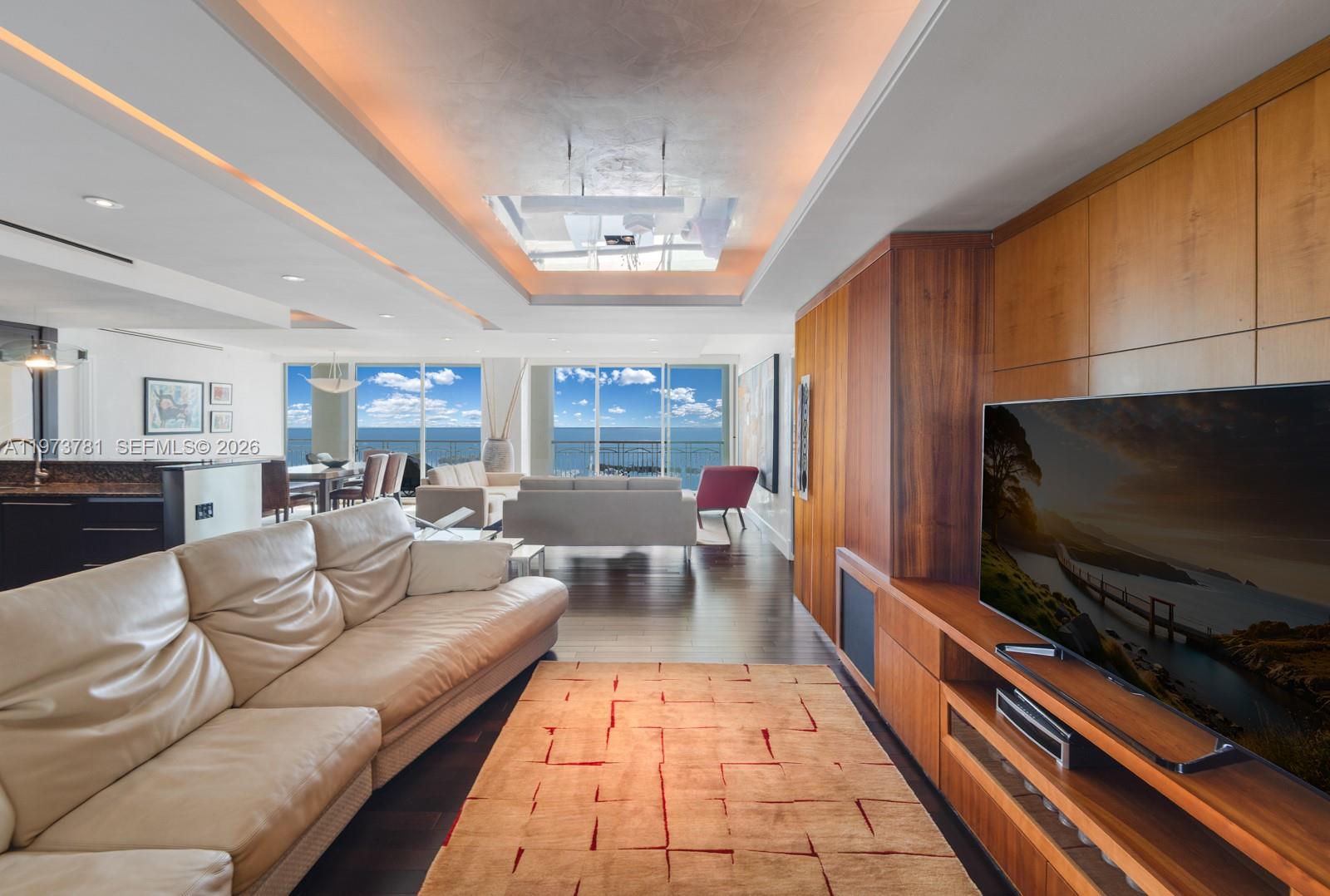 THE TOWER RESIDENCES COND - Residential