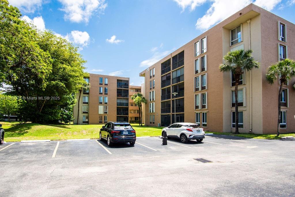 PARKSIDE NO 1 CONDO - BLD - Residential