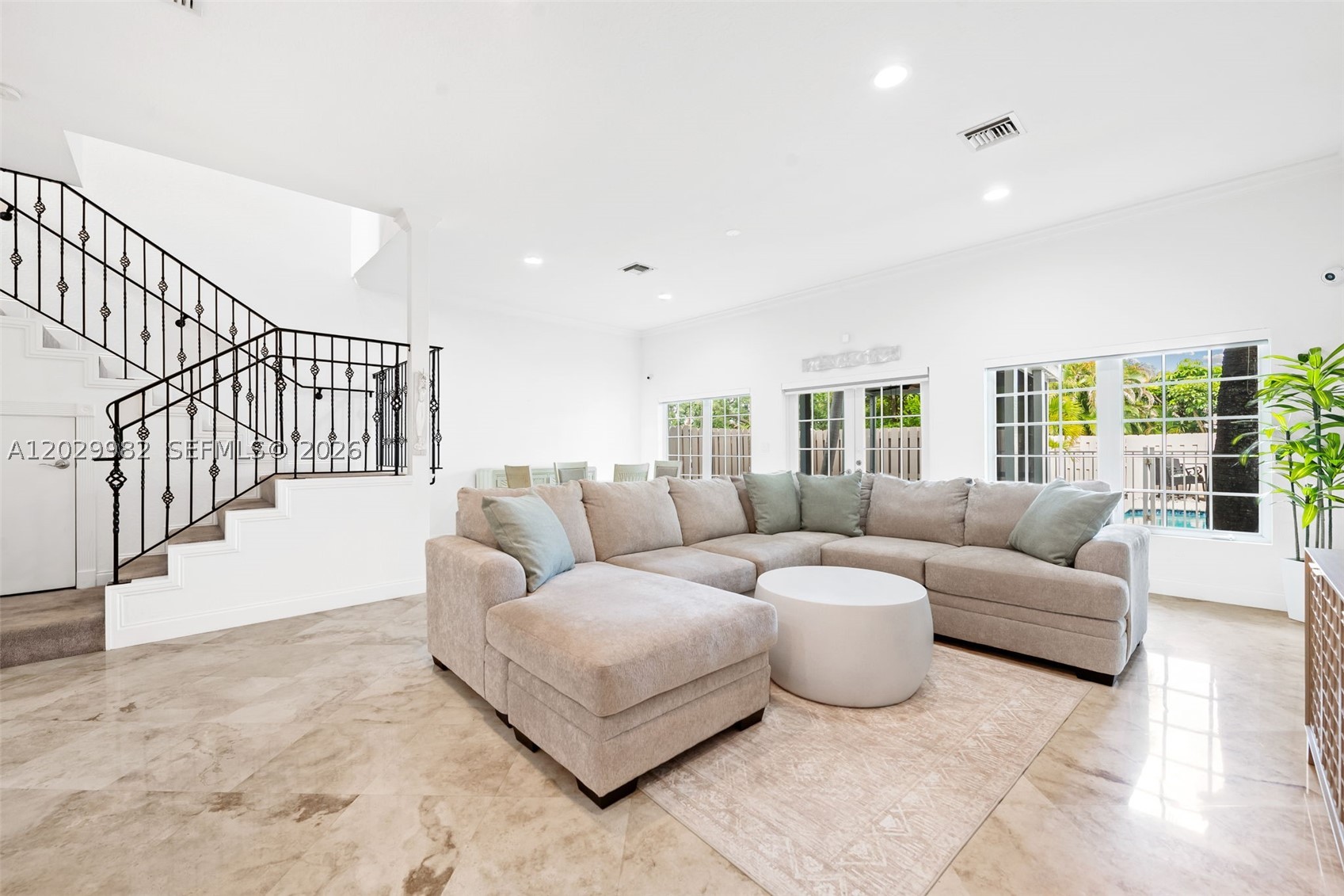 CORAL RIDGE LANDINGS COND - Residential